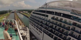 Atravesar el Canal de Panamá y sus esclusas. en crucero