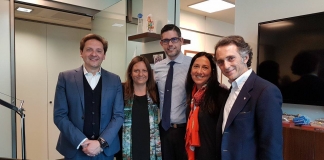 Charlando con Neil Palomba, Presidente de Costa Cruceros, en su oficina en Genova