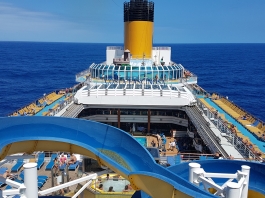 Costa Fascinosa y la felicitáalquadrato en Sudamerica
