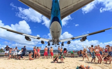 Visitaste la playa Maho Beach en la isla caribeña de Saint Marteen?