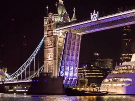 Silver Cloud, navegar bajo una noche estrellada