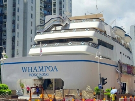 Un crucero amarrado en medio de la ciudad?