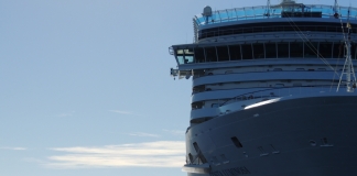 Costa Luminosa rescata a la tripulación de un carguero