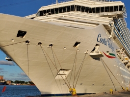 Comienza el desembarque de la tripulación del Costa Pacifica desde La Spezia