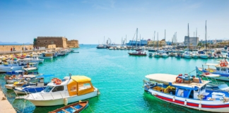 Grecia abre 6 de sus puertos para recibir a los cruceros