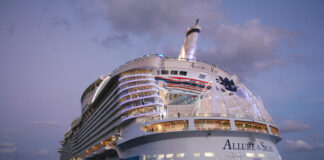 Sabías que el Allure Of The Seas paso por debajo de un puente a 1 metro de altura de distancia?