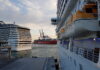 España autoriza a los cruceros internacionales a amarrar en sus puertos