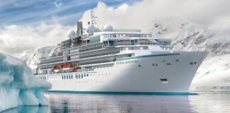 Crystal Endeavour, el primer yate de expedición polar de Crystal Cruises, rumbo a Islandia