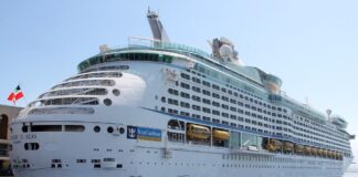 Royal Caribbean dió albergue a los socorristas del condominio de Surfside