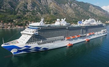 Por qué en un crucero se dice babor y estribor y no izquierda o derecha?