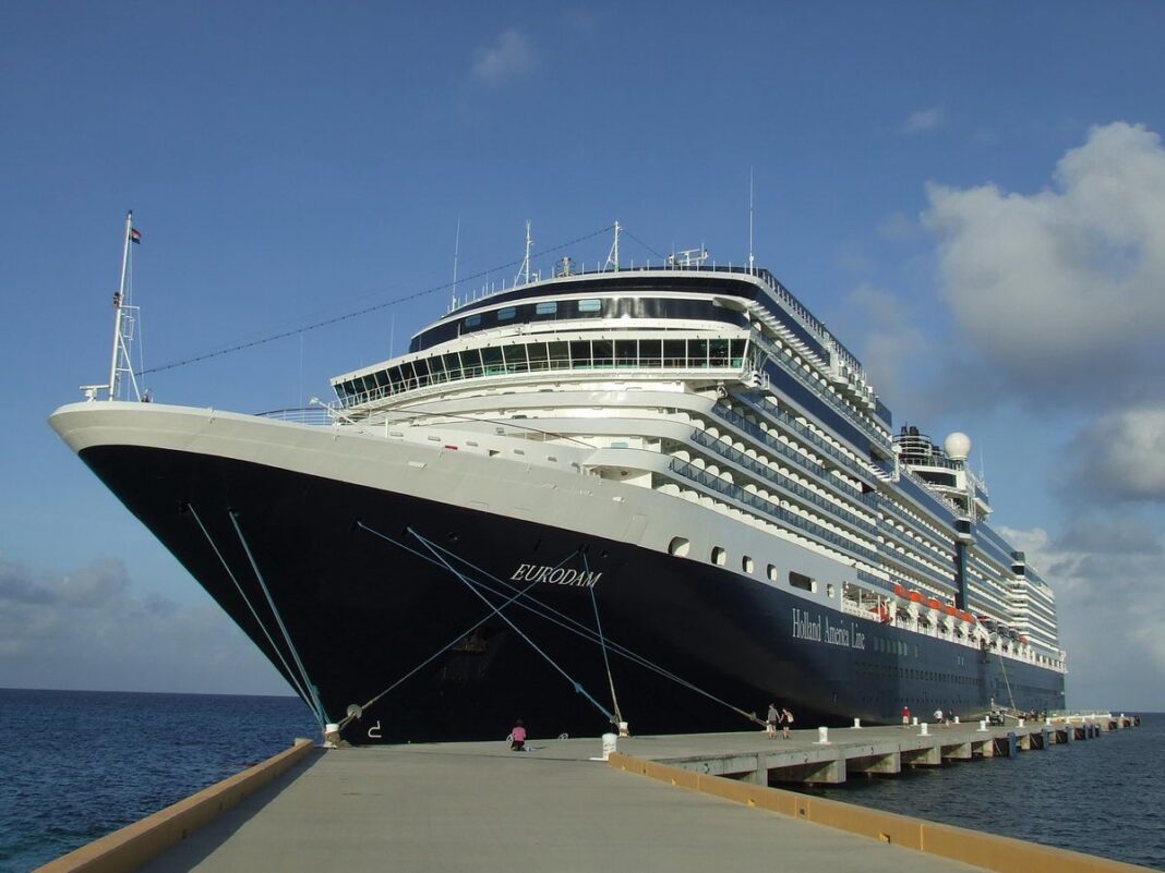 Eurodam_Grand_Turk_1-56a1fa213df78cf77270b2cb